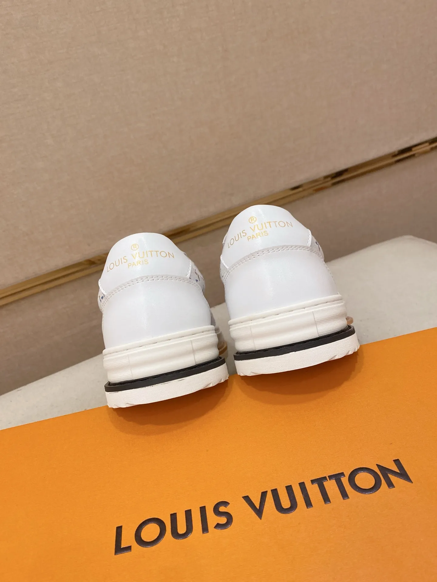 Men's clothing and shoes 400💰Louis Vuitton (Louis Vuitton/LV) top 🔍🔍 new models are on sale at the same time, the upper 🇮🇹 imported first-layer cowhide from Italy, fully imported sheepskin lining 💪💪, completely 1⃣️ to 1 ⃣️Re-engraved🇮🇹💪💪, ⚠Sole: The original sole is specially provided by the original factory, the exclusive movable molded sole is super comfortable, ⚠The original factory follows the order, 🔍🔍high quality, you can enter and exit the counter at will, welcome to compare⚠. Code number:38-44